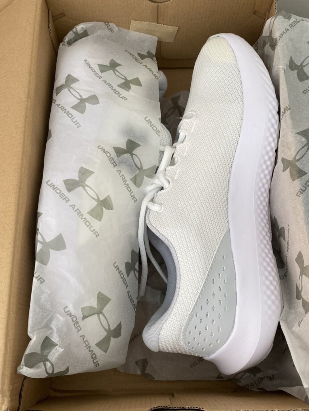 Under Armour Charged Surge 4 Running Shoes NIB - Picture 7 of 15